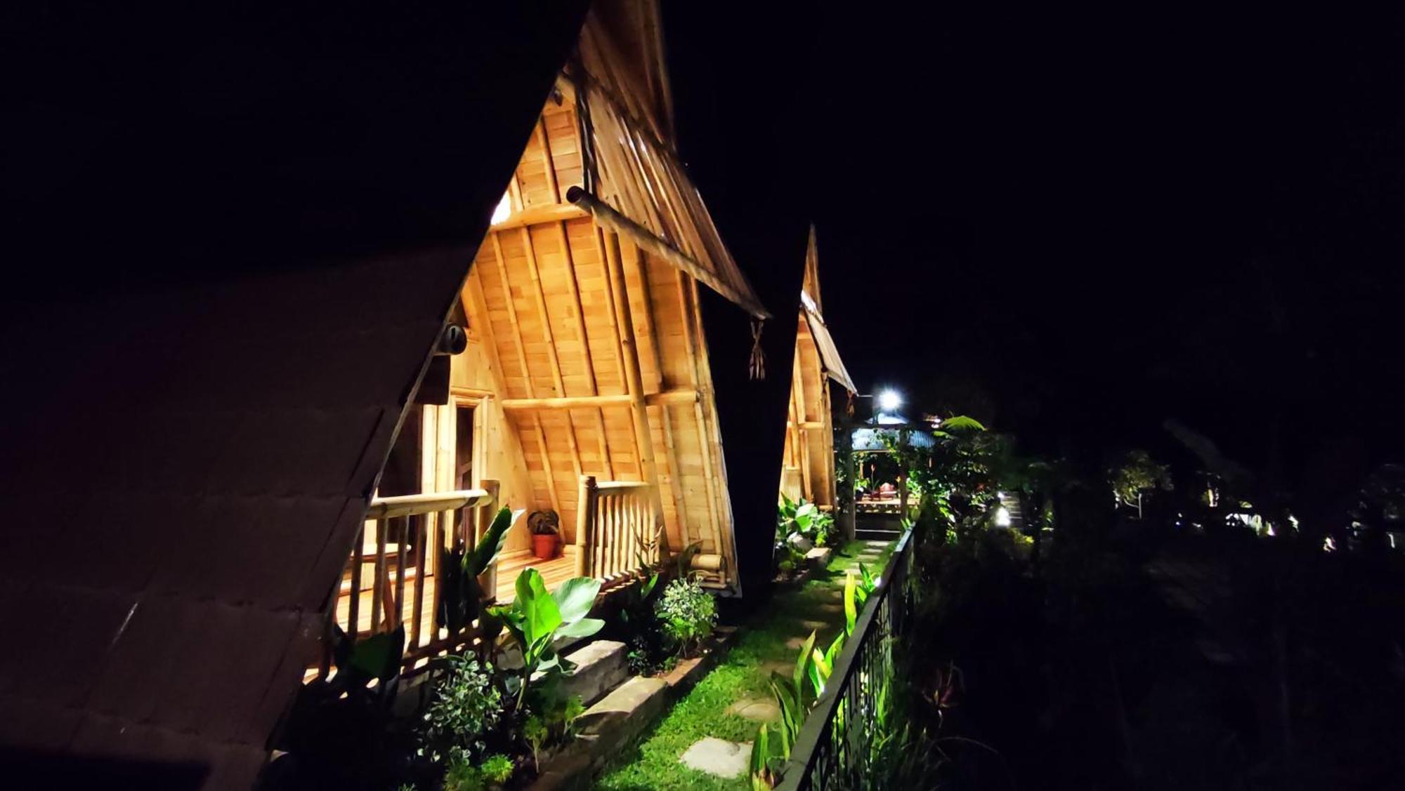 Sekumpul Bali Hidden Space Singaraja  Luaran gambar