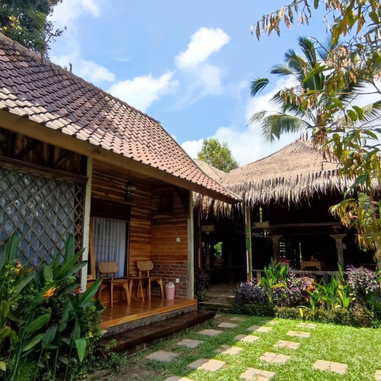 Sekumpul Bali Hidden Space Singaraja  Luaran gambar